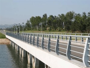 橋梁護欄施工時應注意的事項總結
